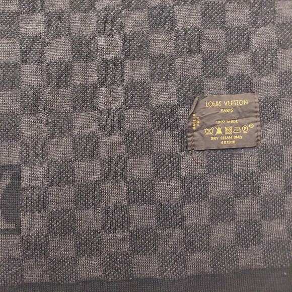LOUIS VUITTON Black Charcoal Gray Reversible Damier Scarf Pre-Owned - Picture 10 of 11